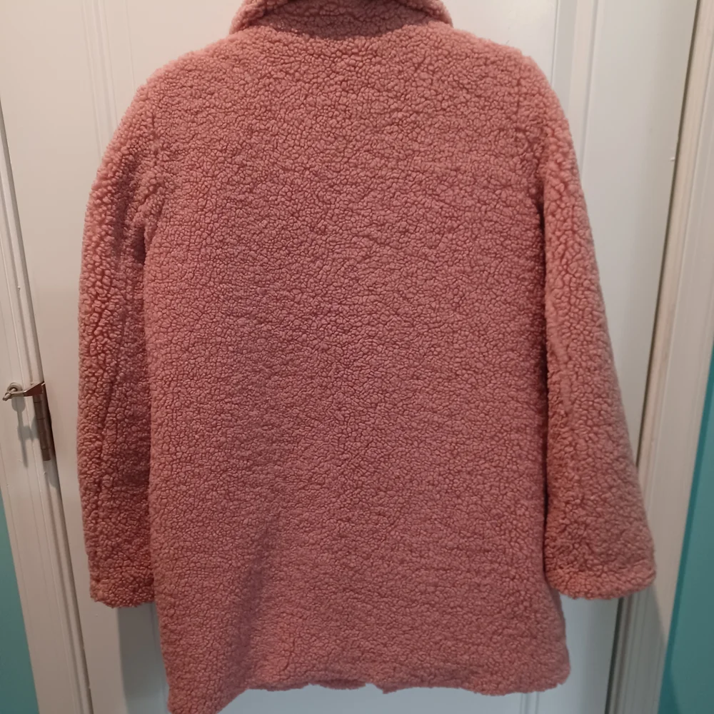 NWOT LOFT SIZE SMALL CORAL PINK SHERPA ZIP-FRONT COAT! - Picture 2 of 3